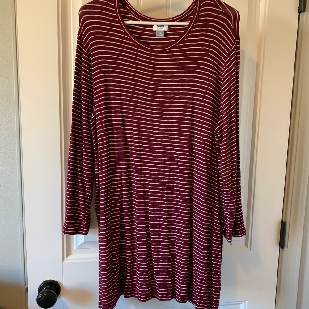 OLD NAVY // long maroon shirt